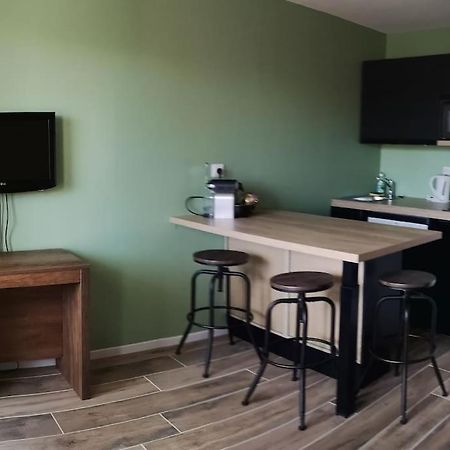 Au Pied Des Pistes Avec Parking Entierement Renove Apartment Huez Exterior photo