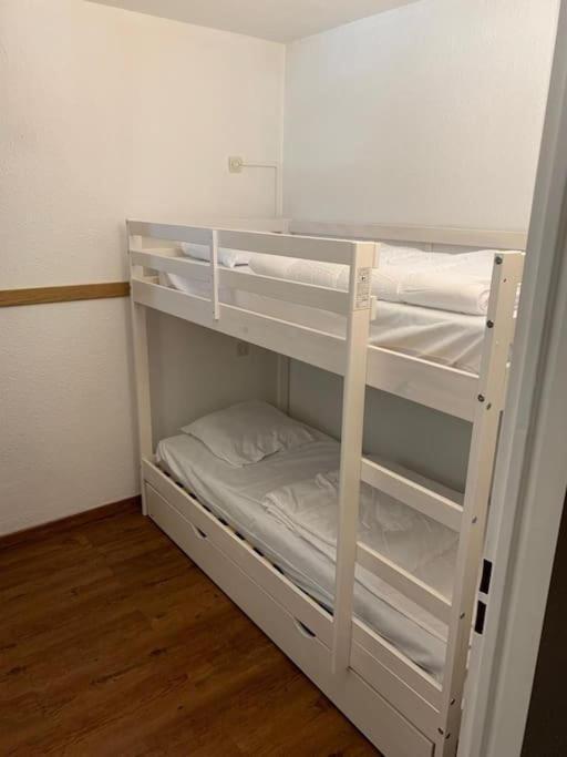 Au Pied Des Pistes Avec Parking Entierement Renove Apartment Huez Exterior photo