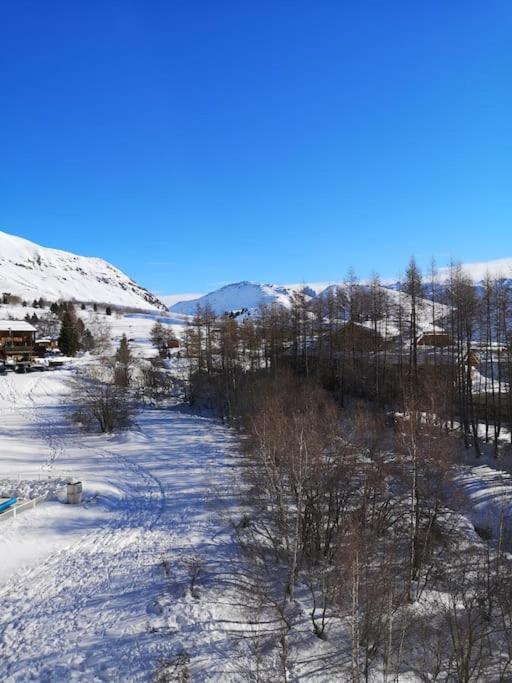 Au Pied Des Pistes Avec Parking Entierement Renove Apartment Huez Exterior photo